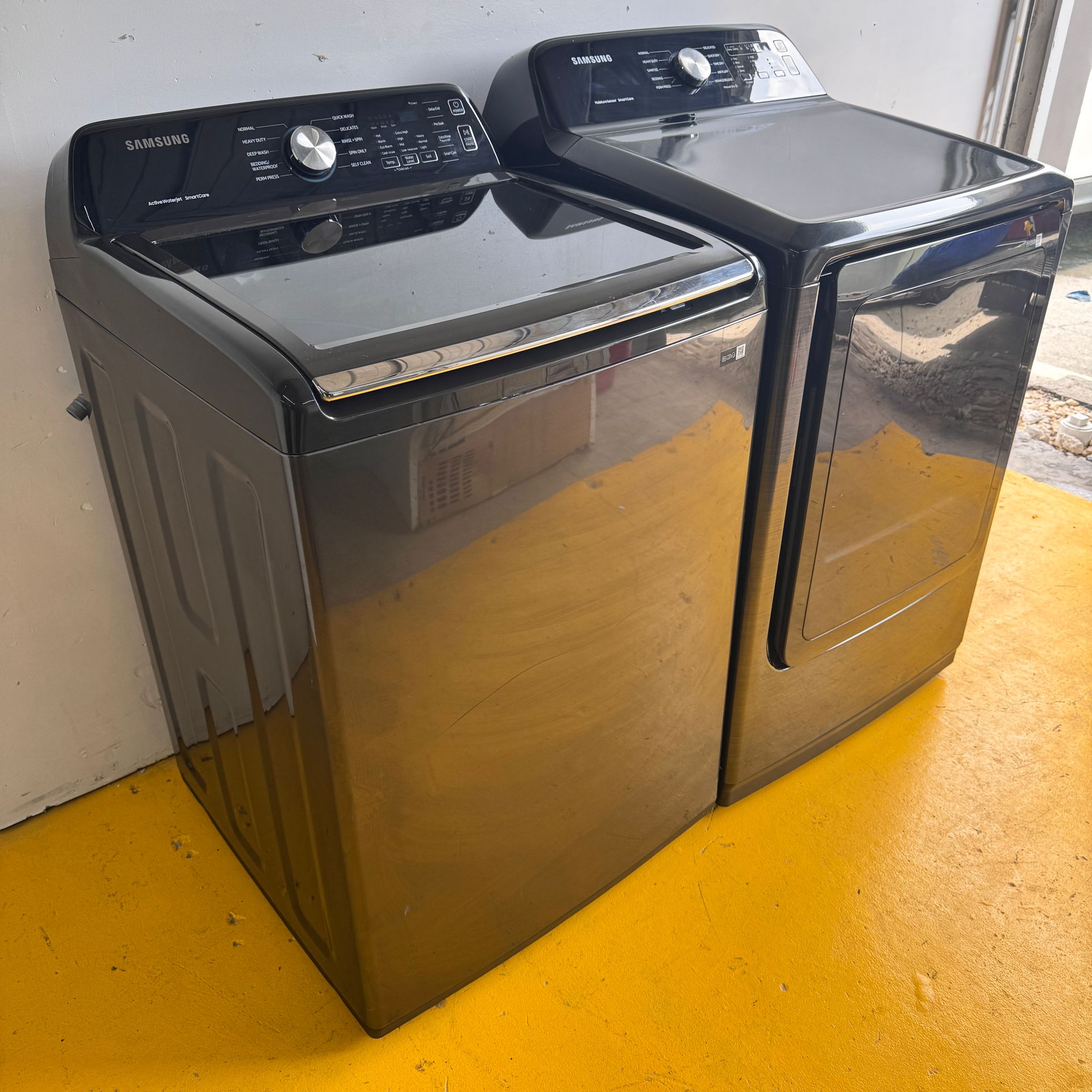 Samsung Washer and Dryer (Brushed Black) Samsung Washer and Dryer (Brushed Black)